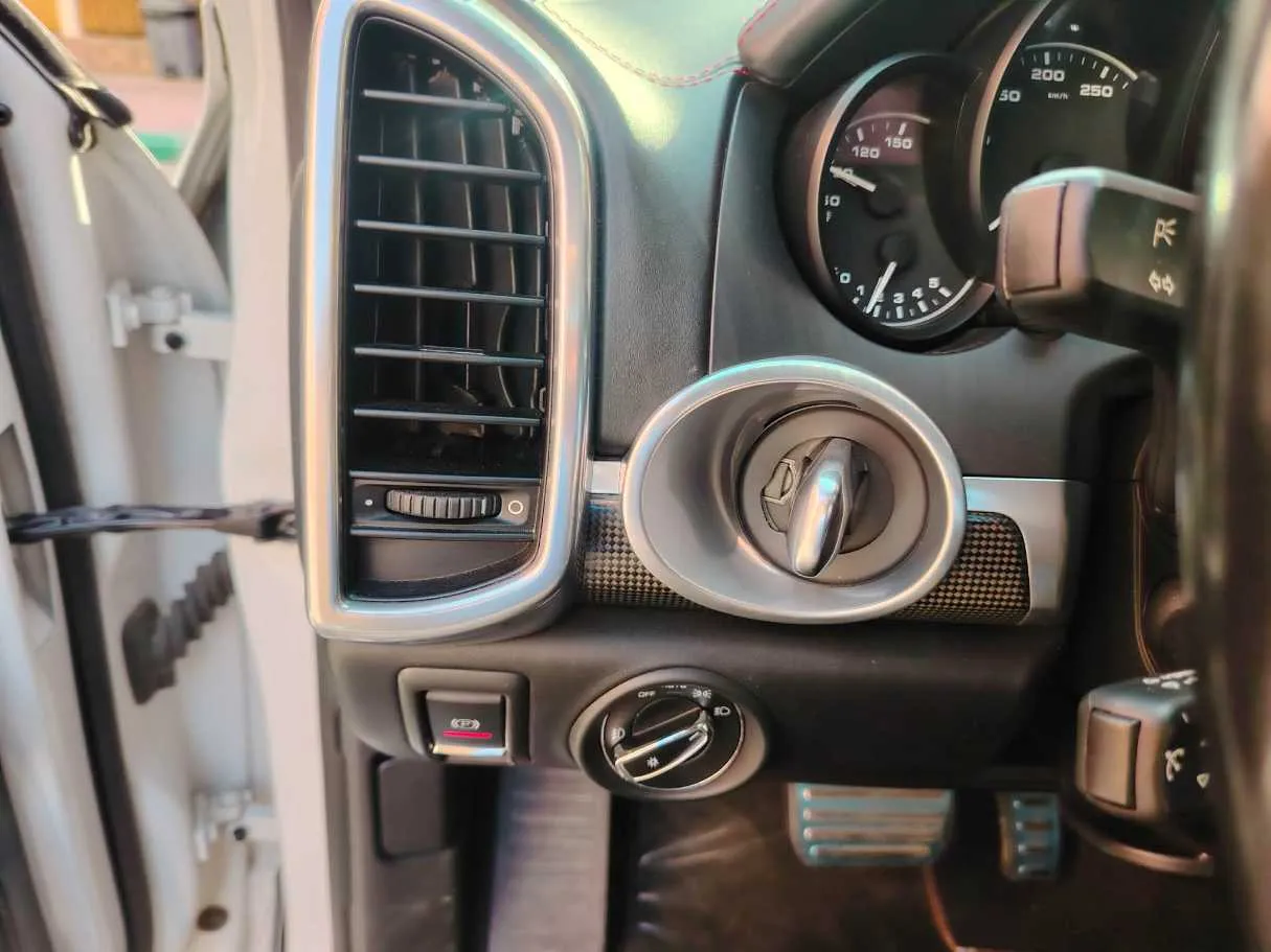 Car image 42