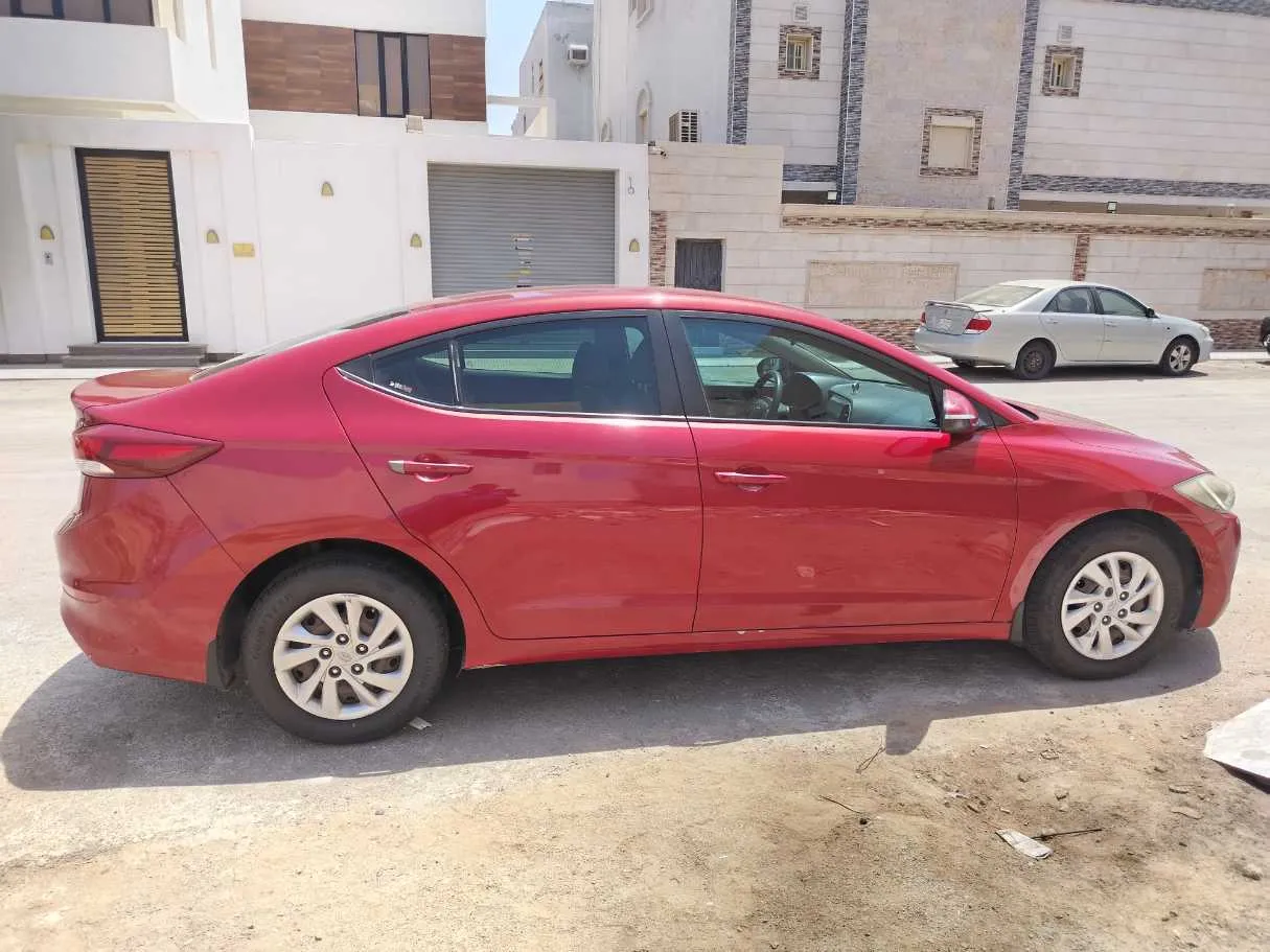 Car image 4
