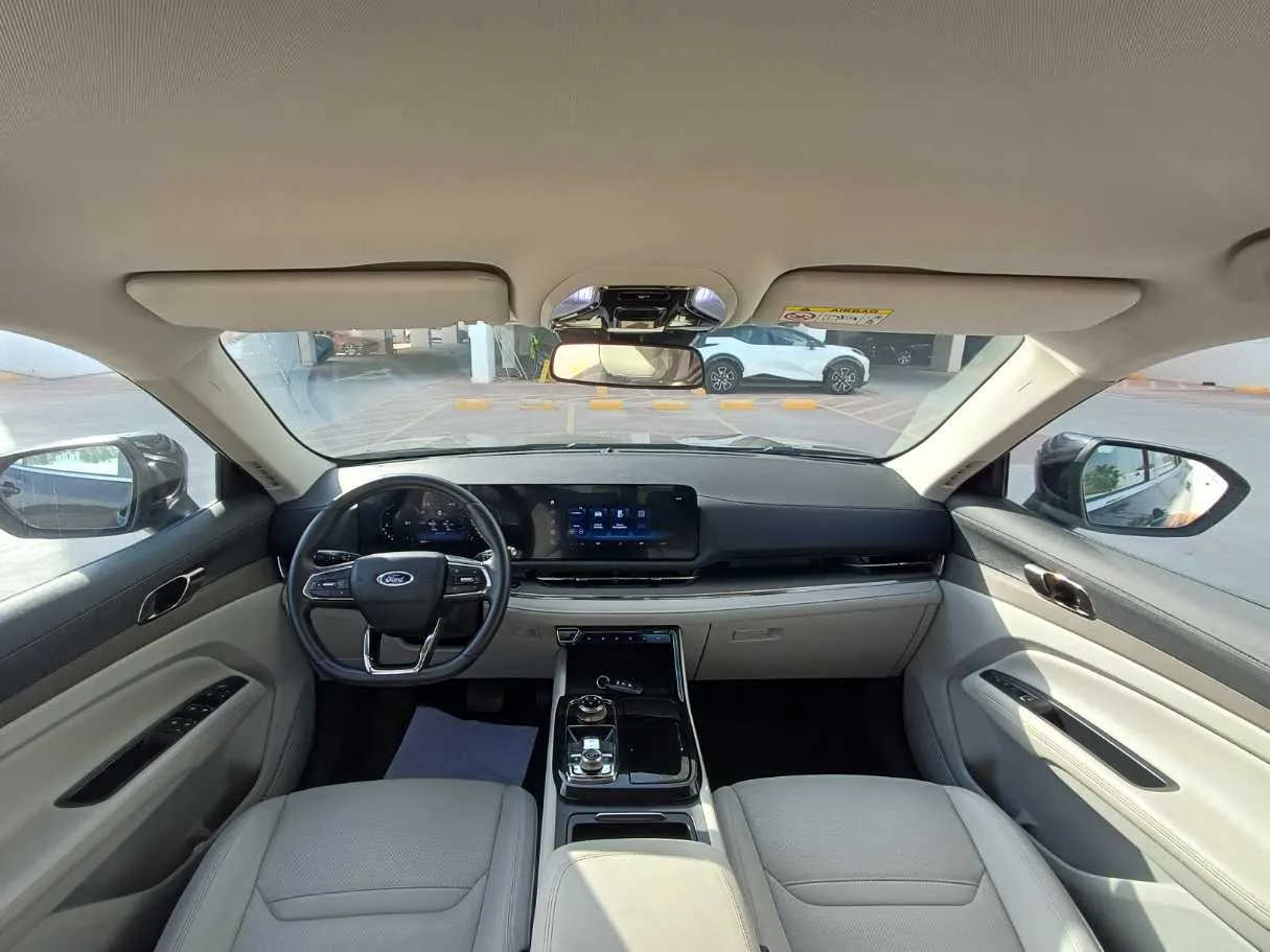 Car image 16