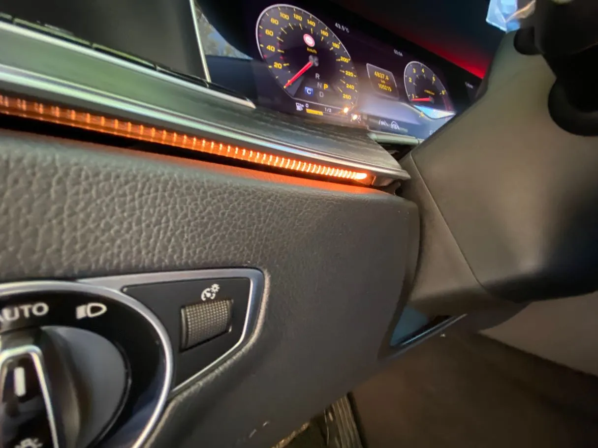 Car image 27