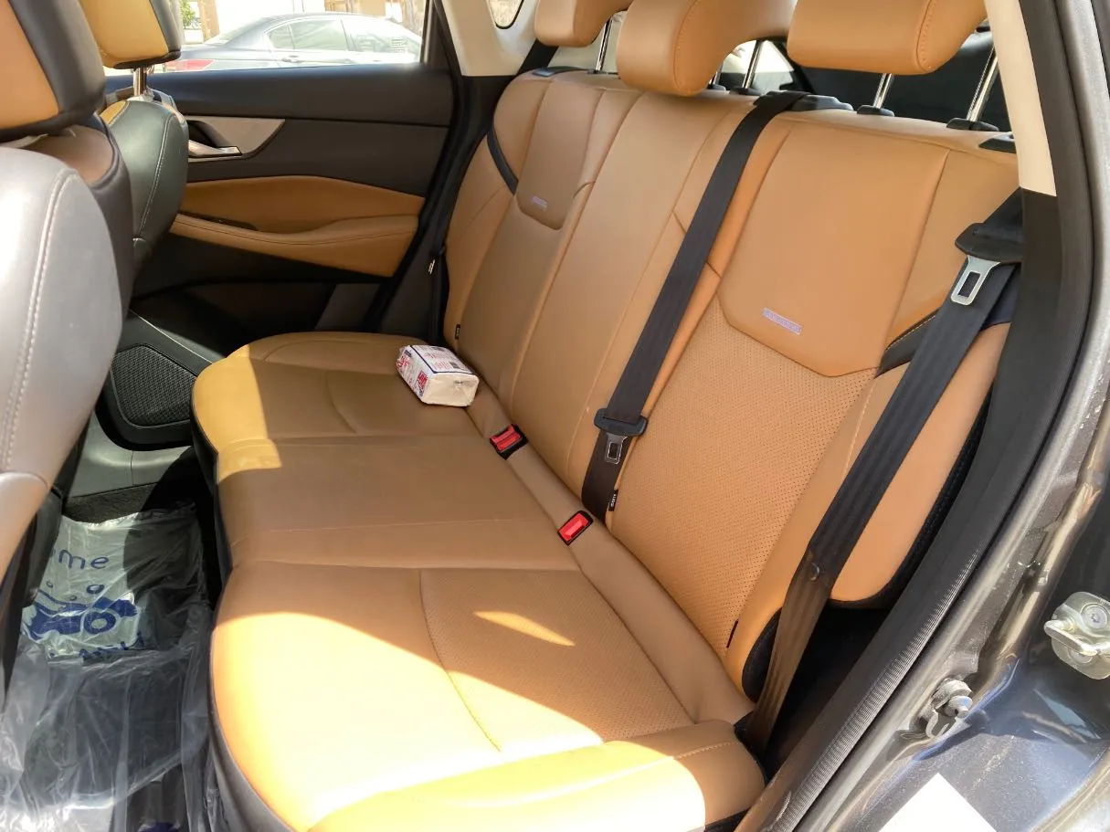 Car image 13