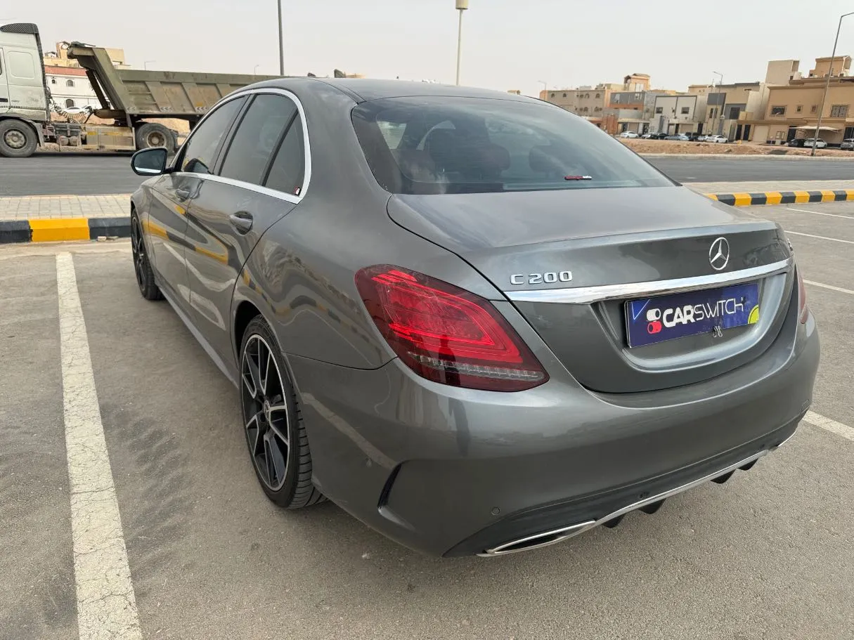 Car image 7