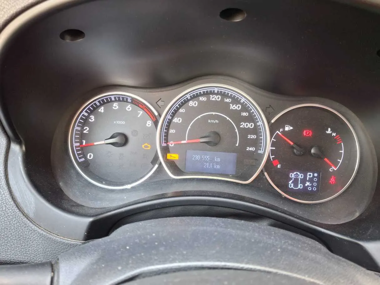 Car image 19