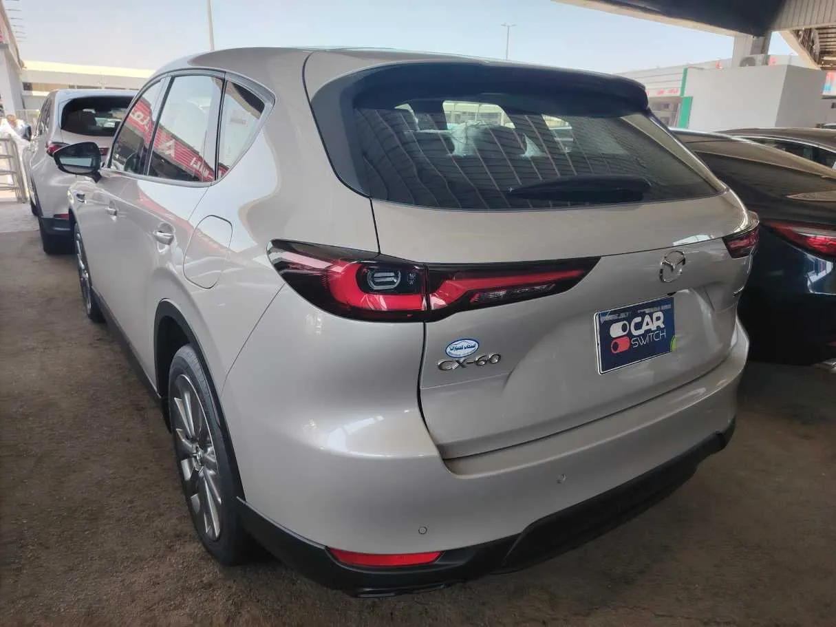 Car image 8