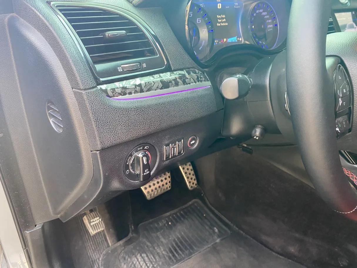 Car image 24