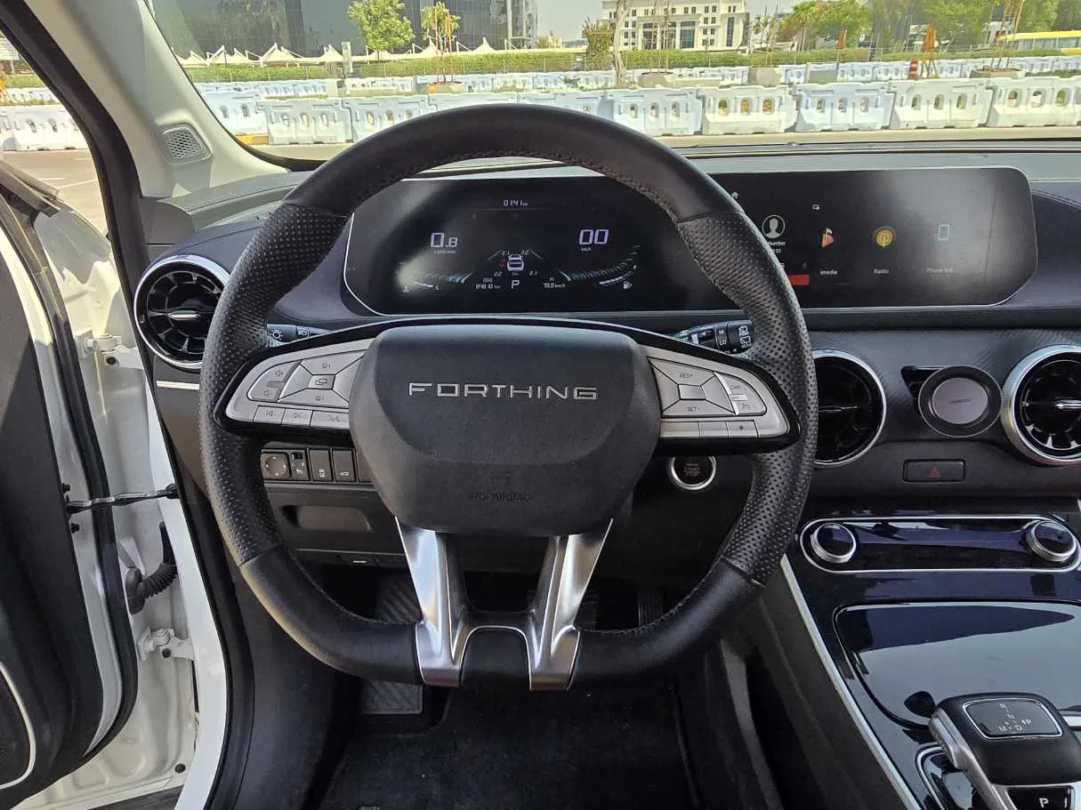 Car image 17