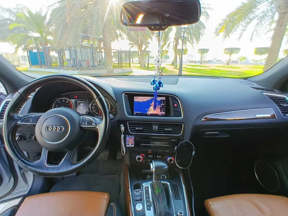 Car image 16