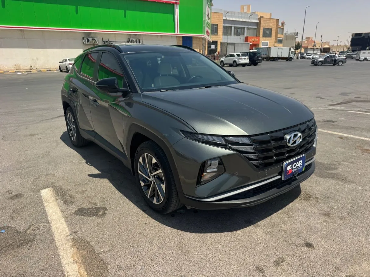 Car image 3