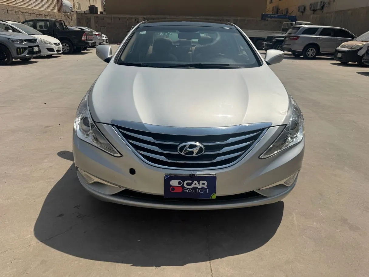 Car image 2