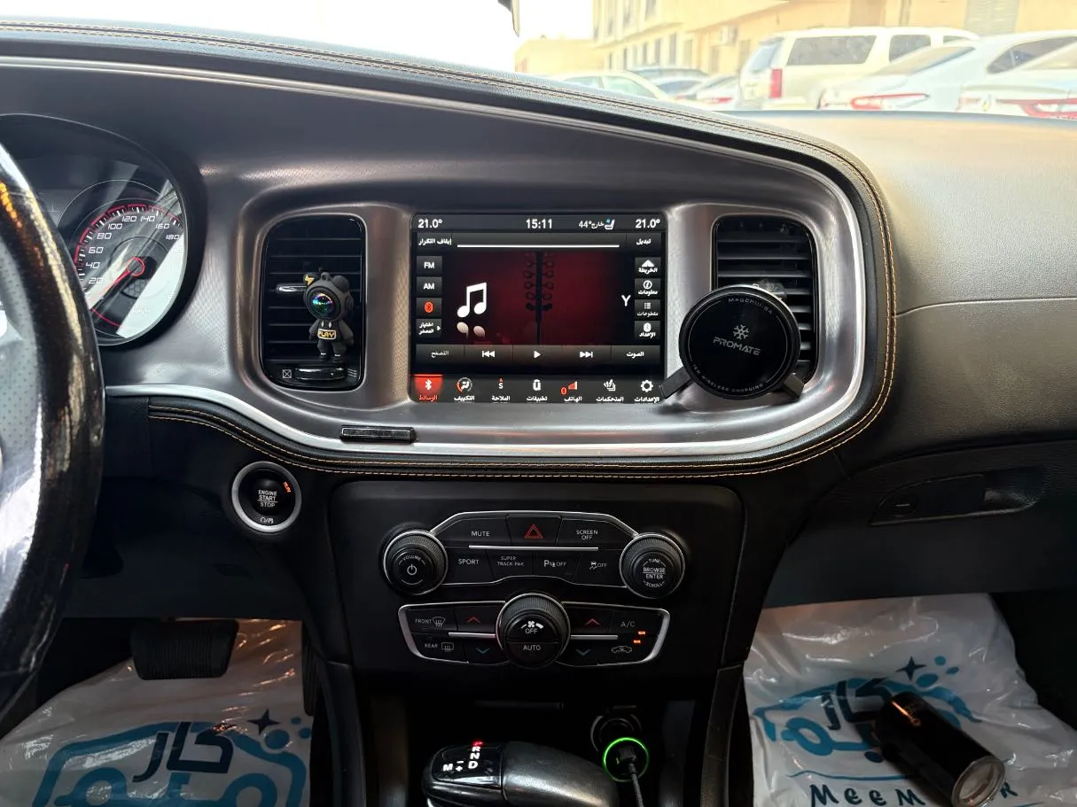 Car image 21