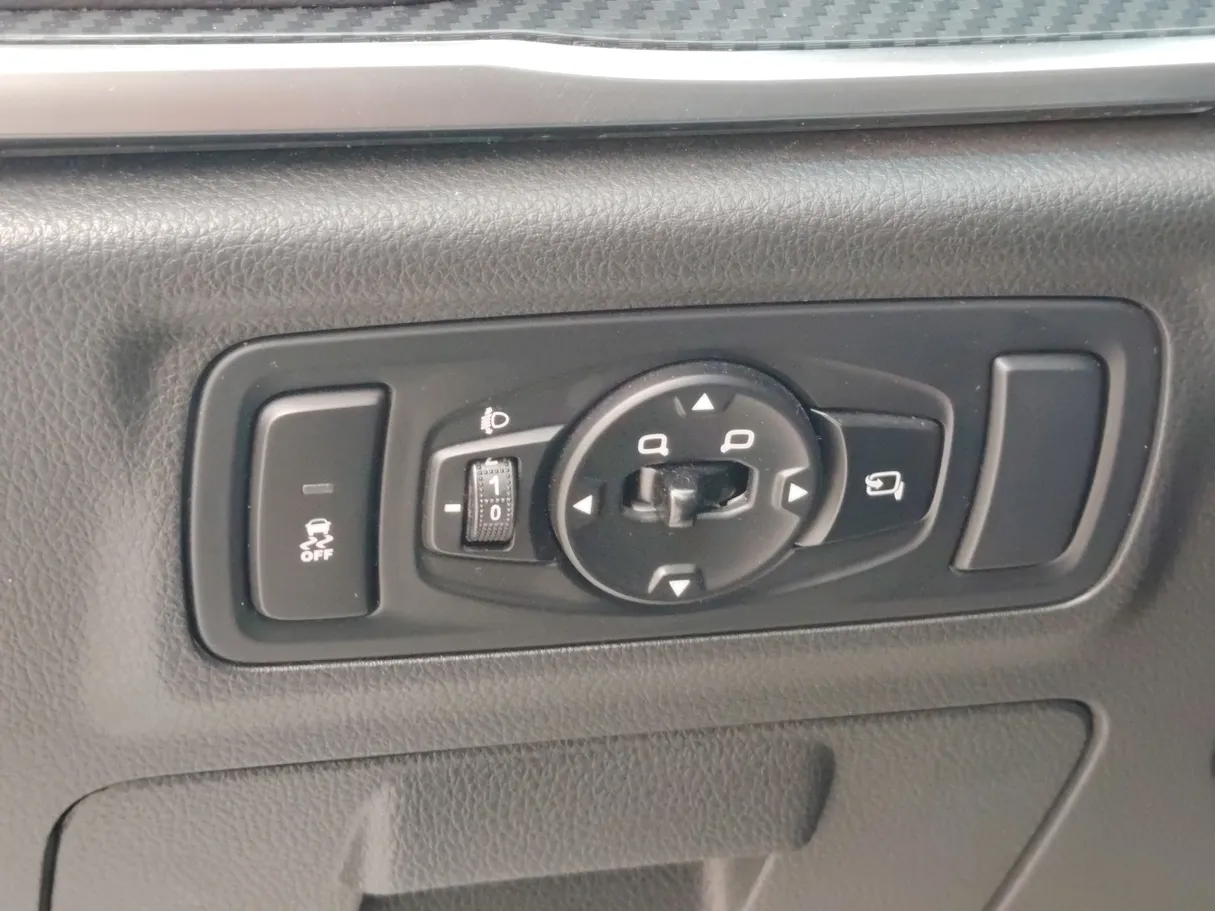 Car image 29