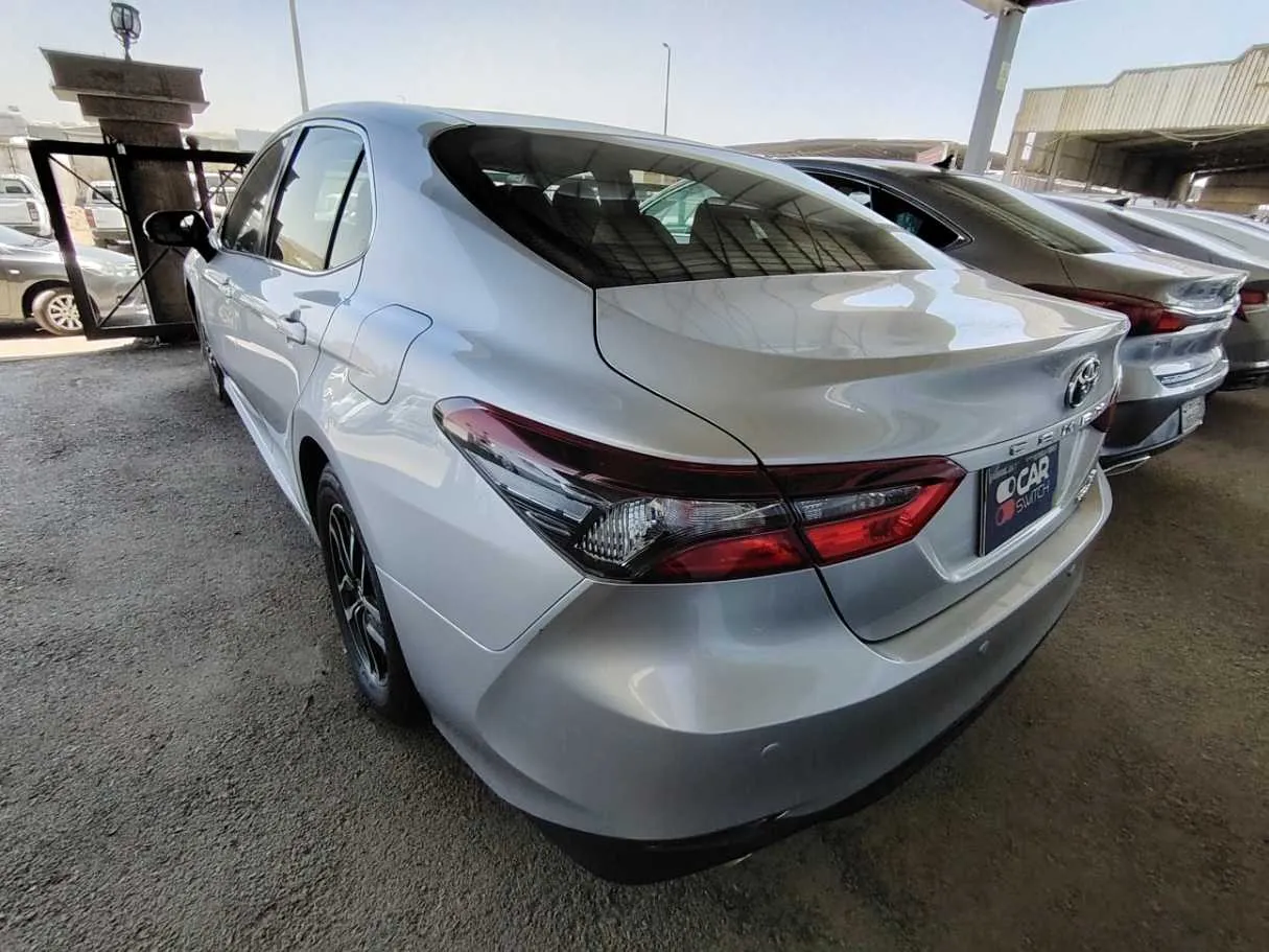 Car image 7