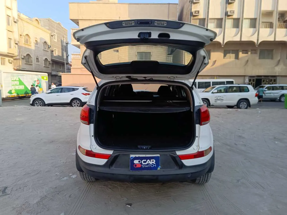Car image 26