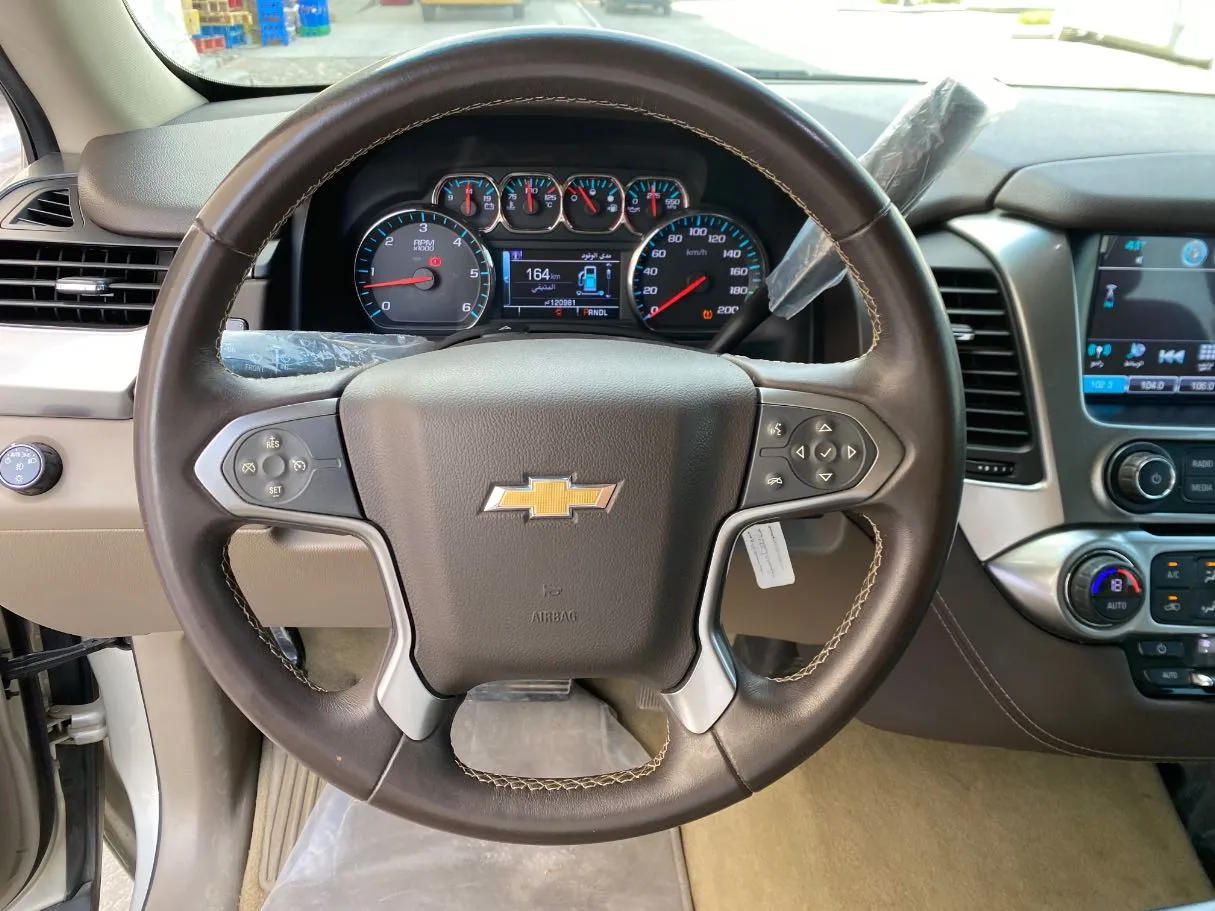 Car image 16