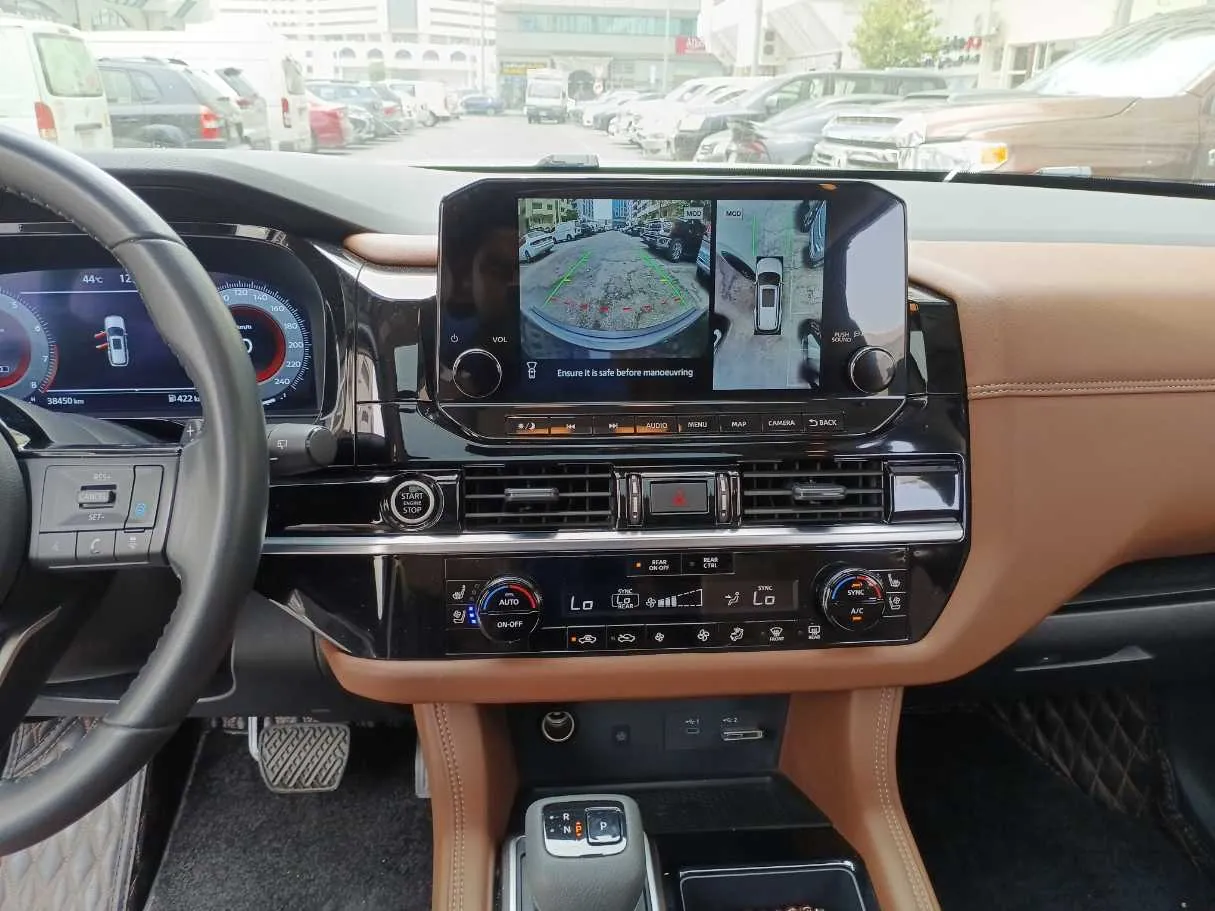 Car image 18