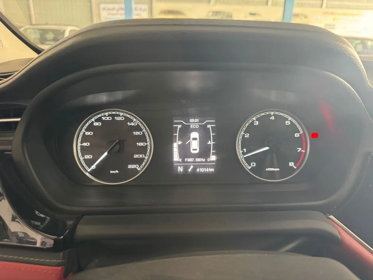 Car image 10