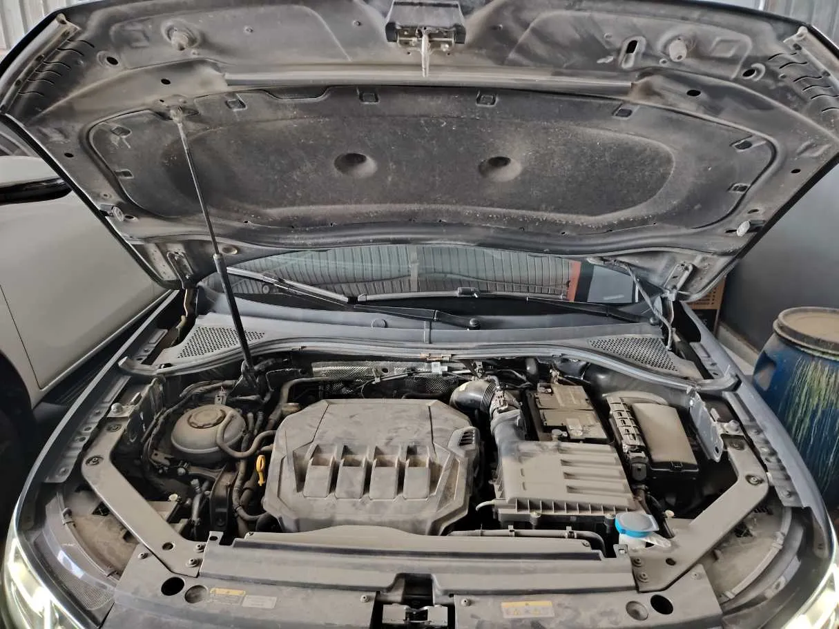 Car image 35