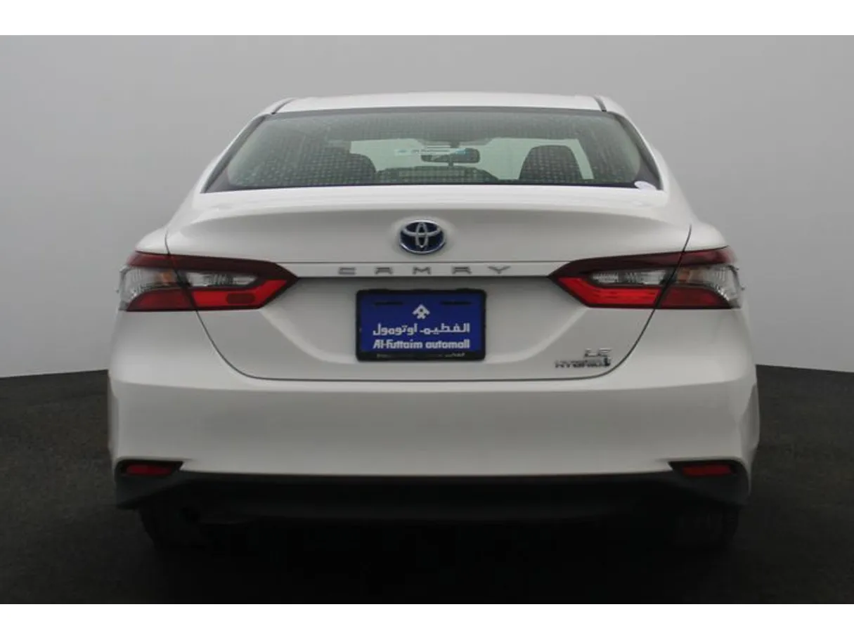 Car image 12