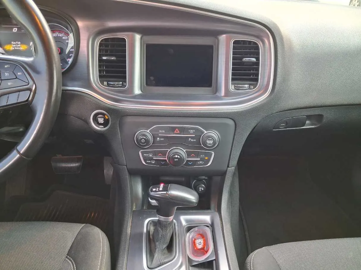Car image 15
