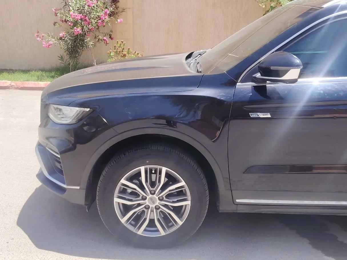 Car image 9
