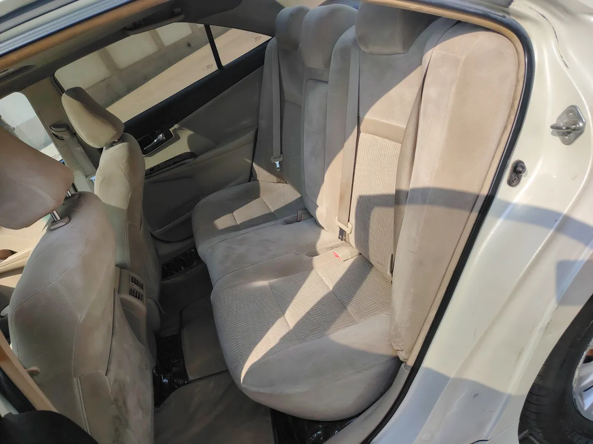 Car image 15