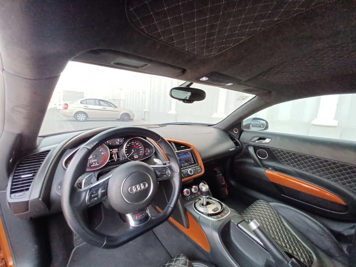 Car image 12