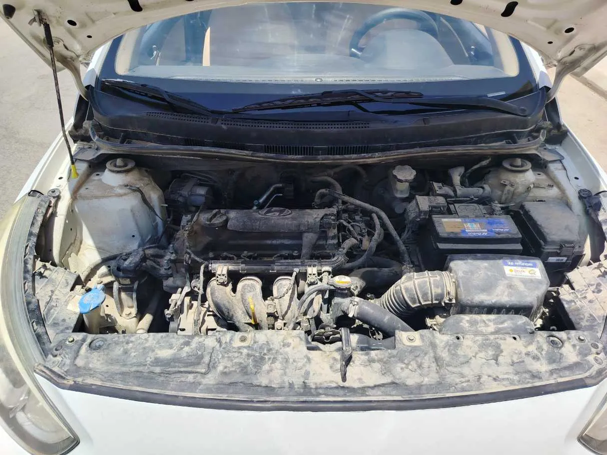 Car image 30