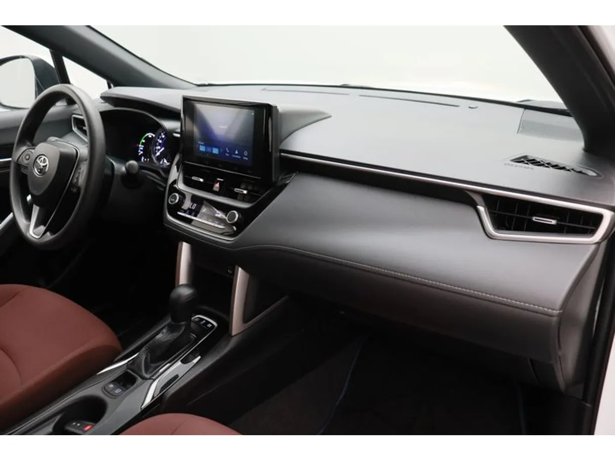 Car image 10