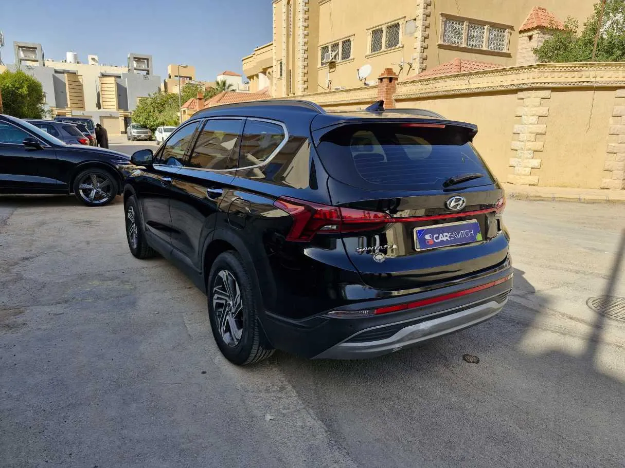 Car image 7