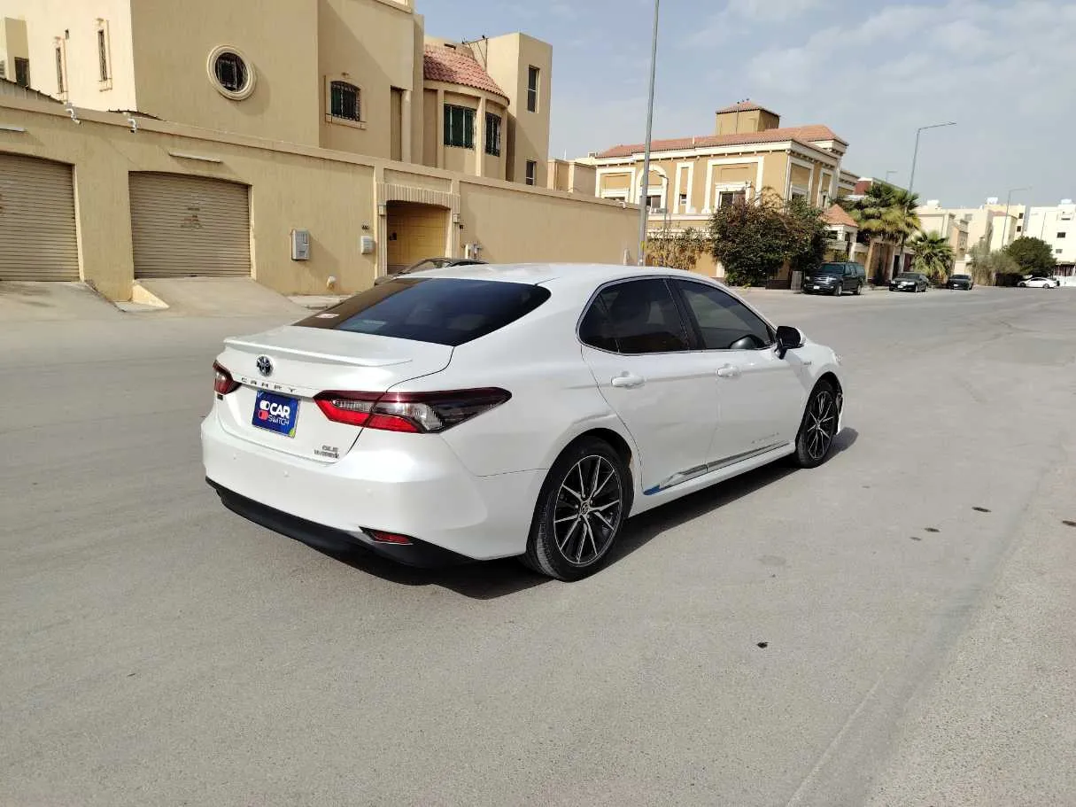 Car image 5