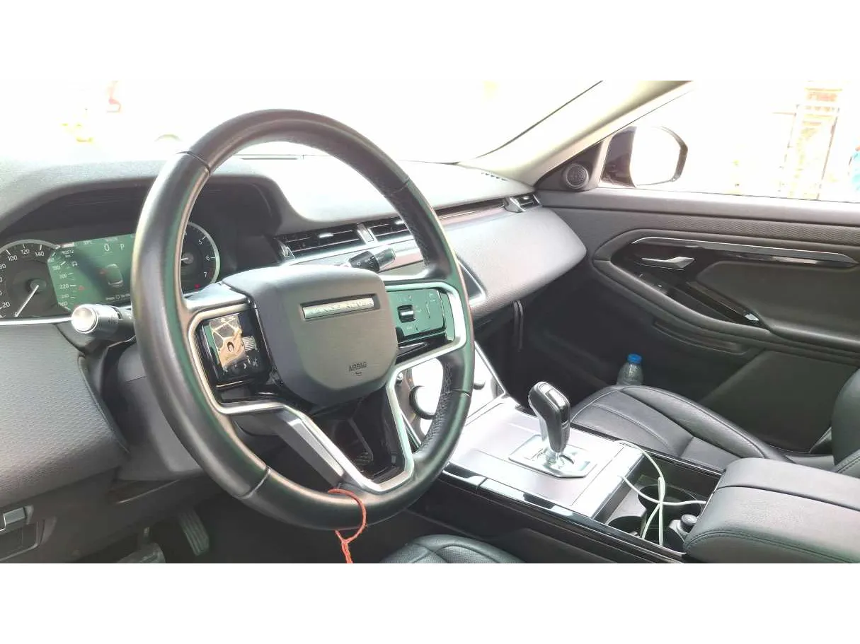 Car image 11