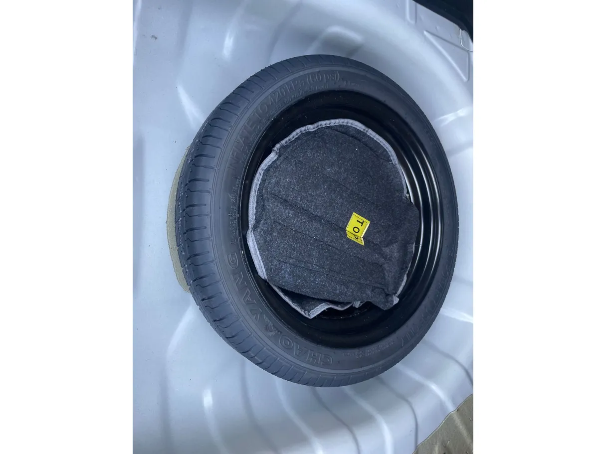 Car image 22