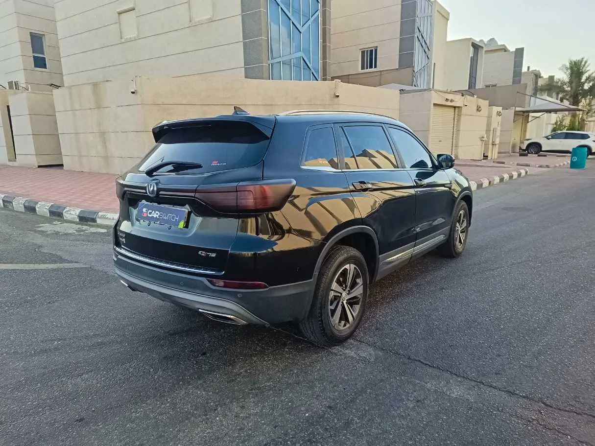Car image 5