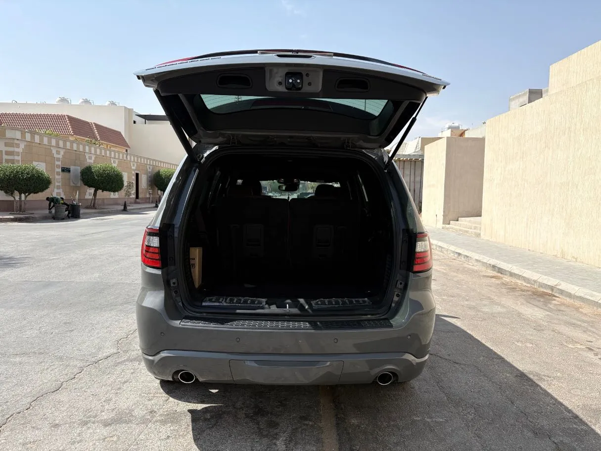Car image 27