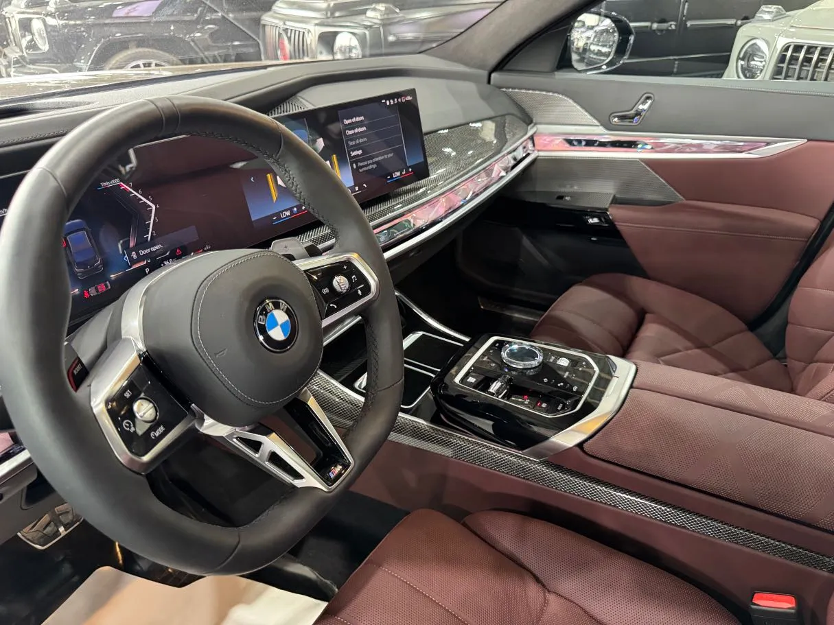 Car image 23