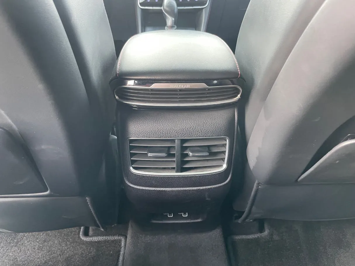 Car image 24
