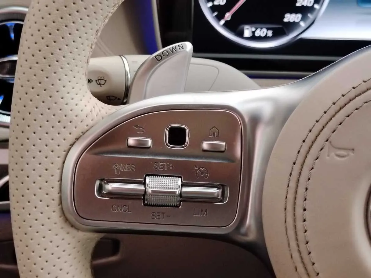 Car image 28