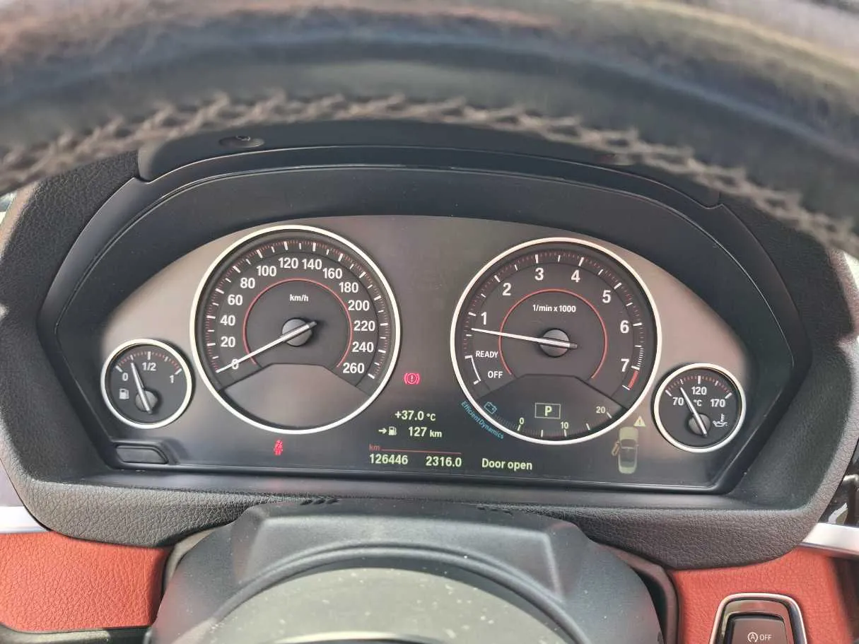 Car image 21
