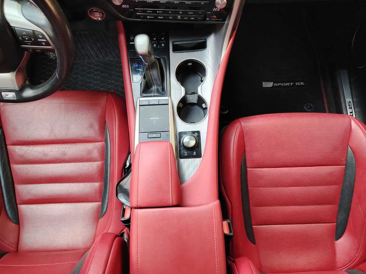 Car image 20