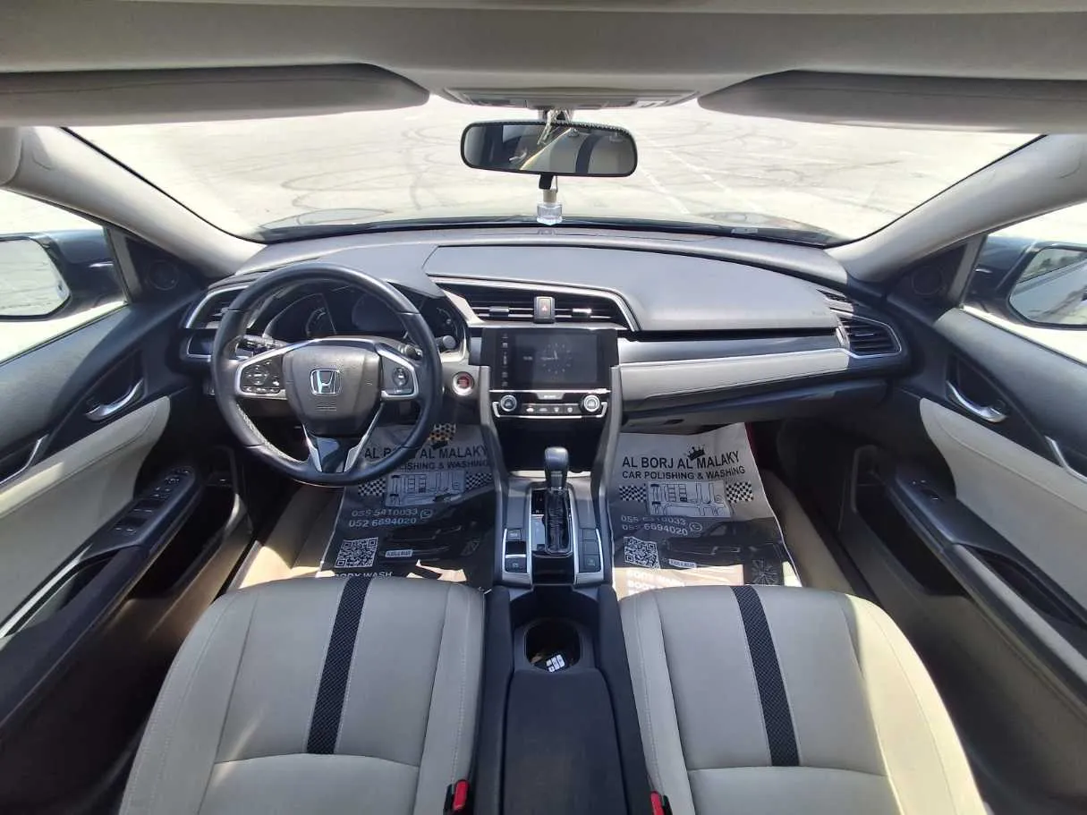 Car image 13
