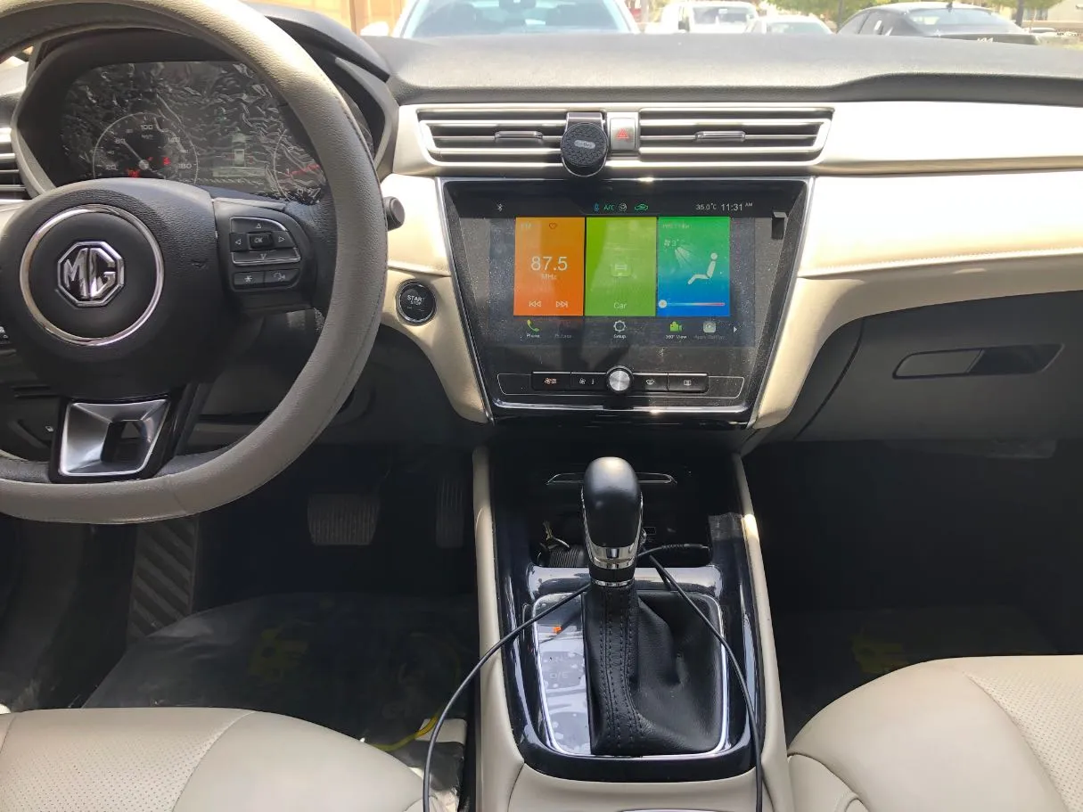 Car image 17