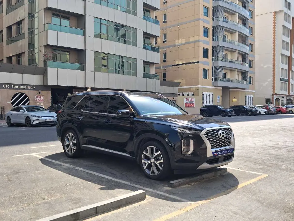 Car image 3