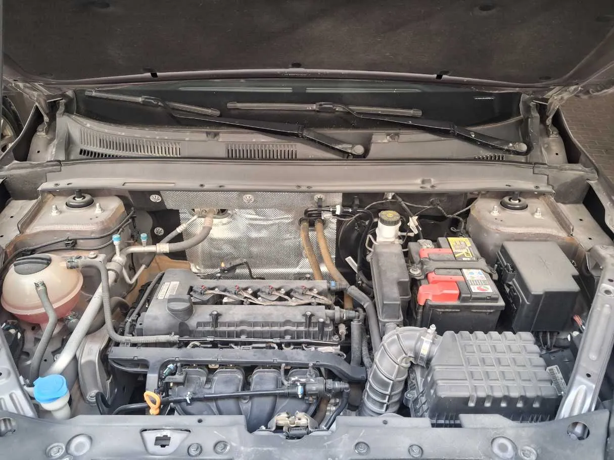 Car image 23
