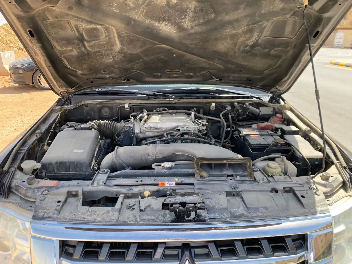 Car image 25