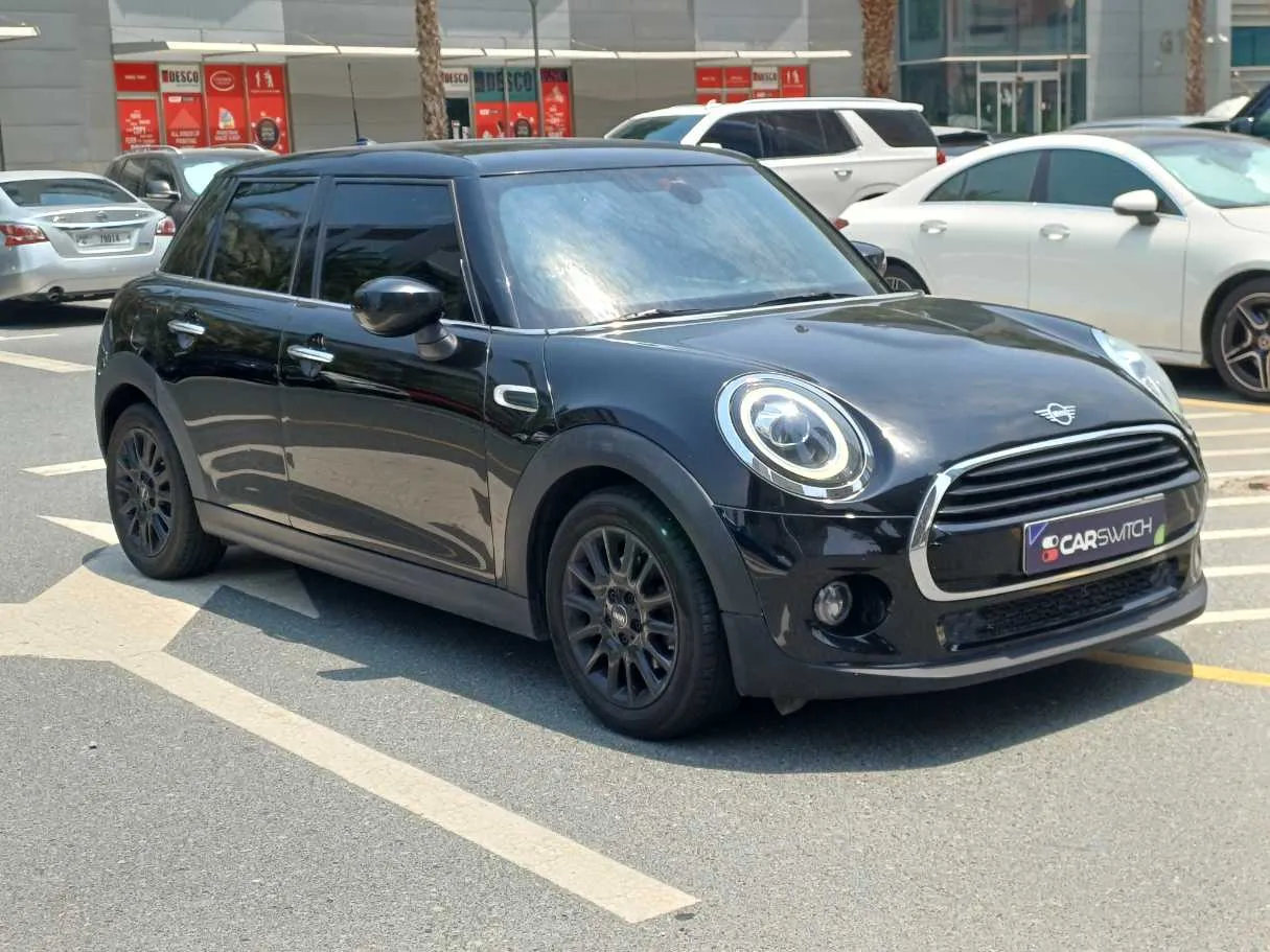 Car image 3