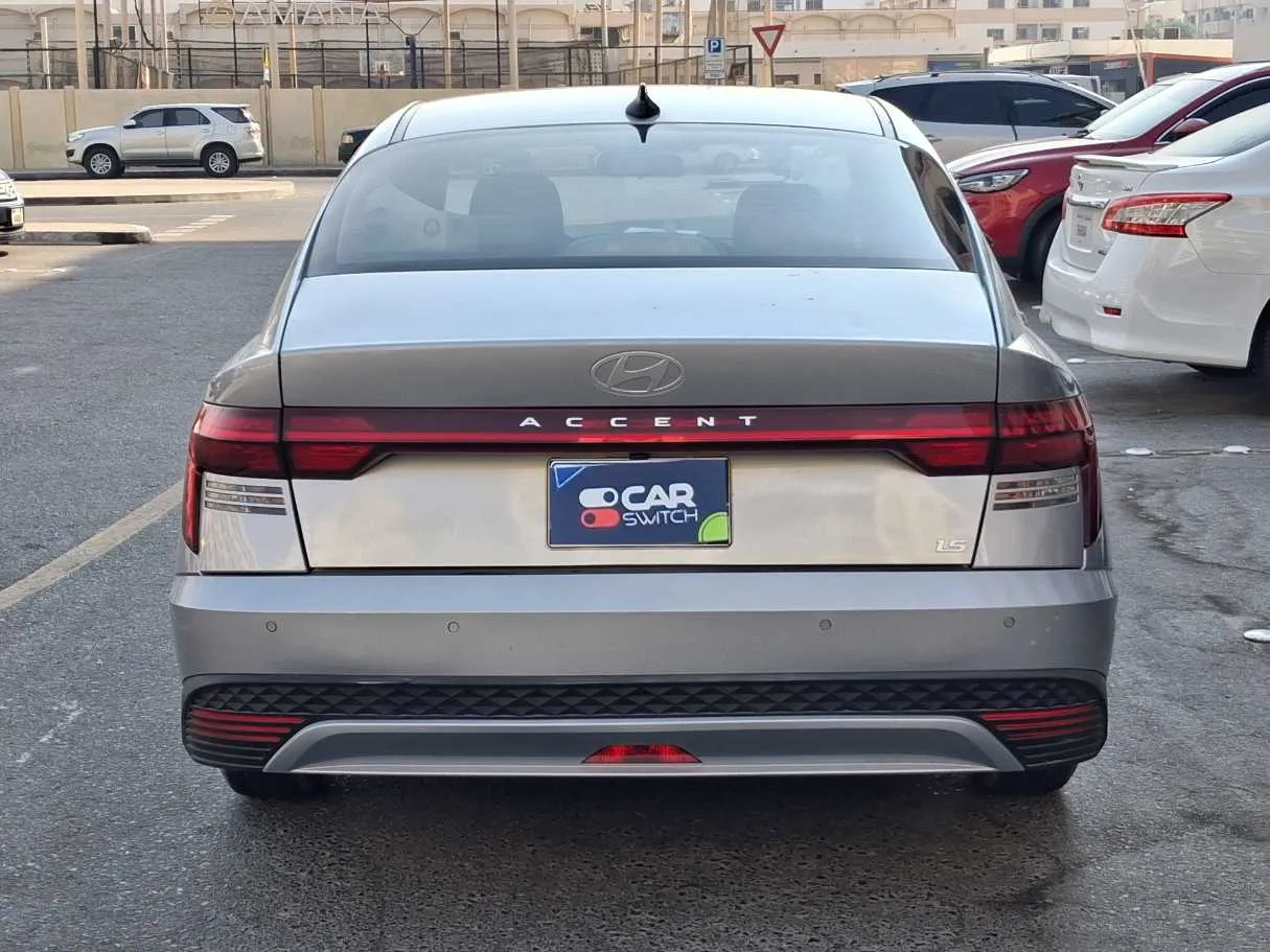 Car image 6