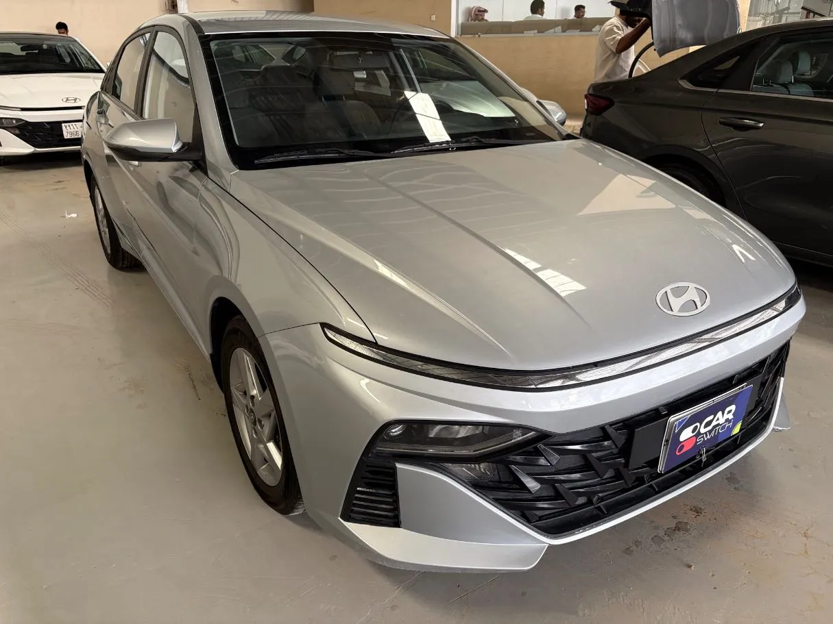 Car image 3