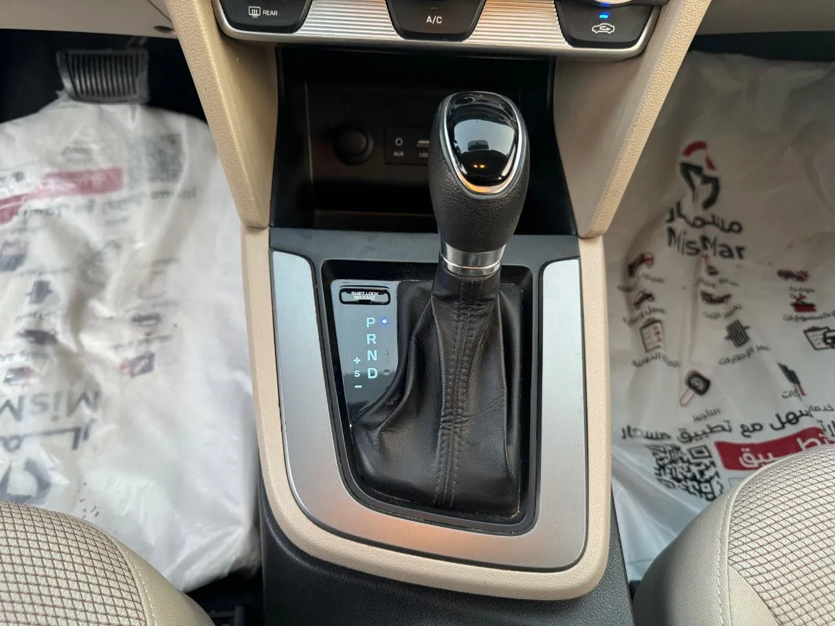 Car image 16