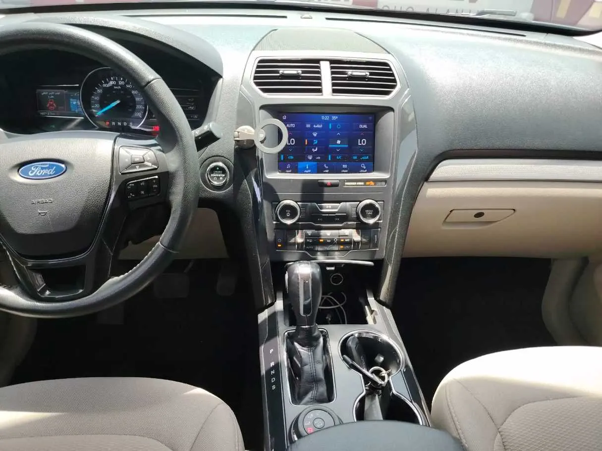 Car image 23