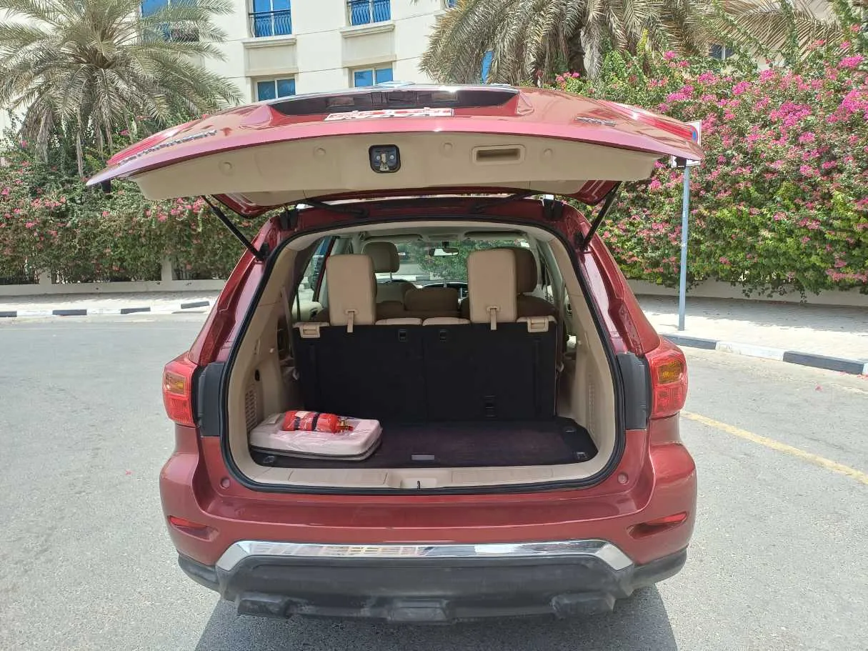 Car image 19